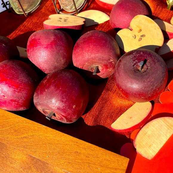 Vintage WOODEN APPLES FRUIT SET - Picture 1 of 1